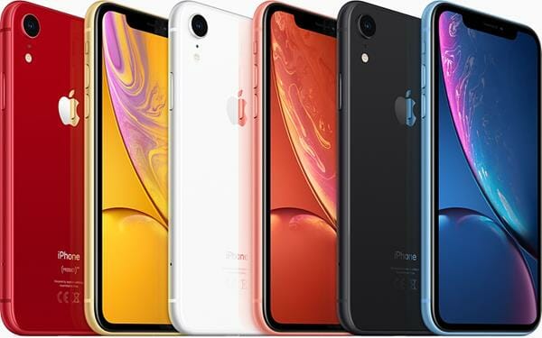 CEO Apple Tim Cook mengumumkan kehadiran iPhone XR kepada khalayak di  Inilah 10 Kelebihan dan Kekurangan Smartphone iPhone XR