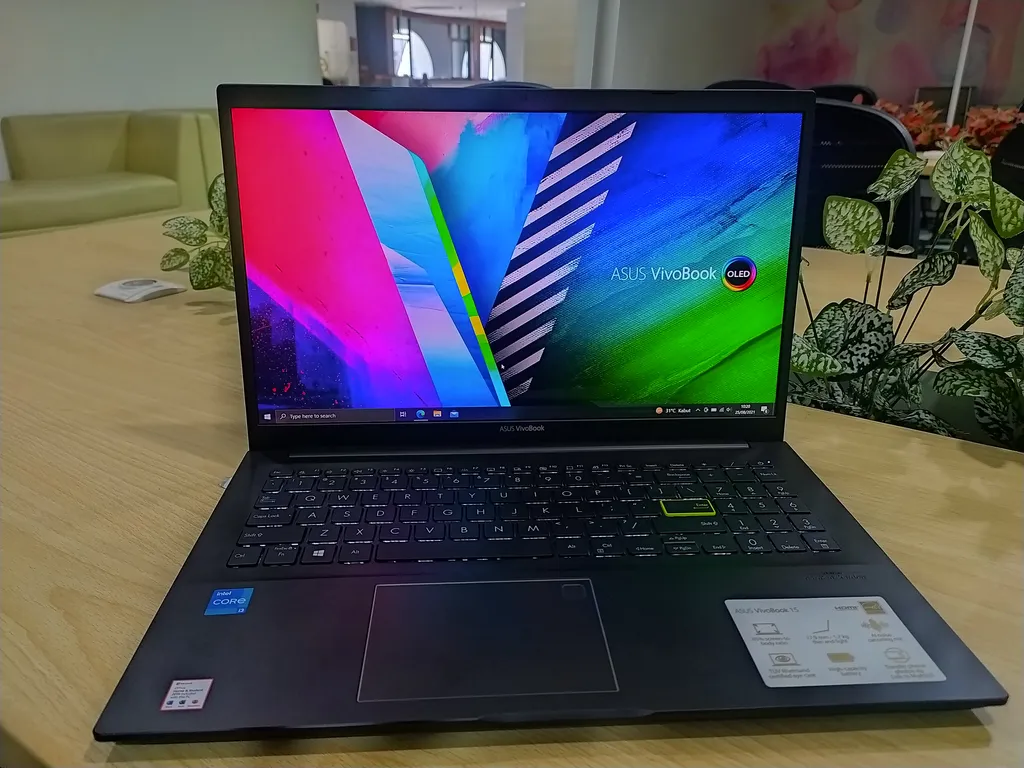Review of ASUS VivoBook 15 OLED K513EA, Laptop with the Cheapest OLED Screen 1