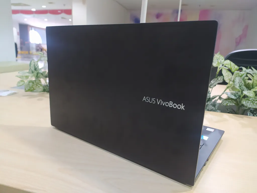 Review ASUS VivoBook 15 OLED K513EA, Laptop dengan Layar OLED Termurah 3