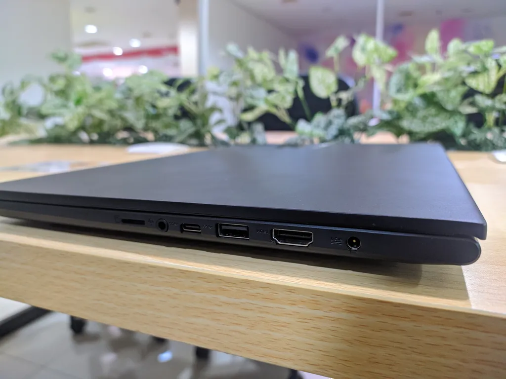 Review ASUS VivoBook 15 OLED K513EA, Laptop dengan Layar OLED Termurah 8