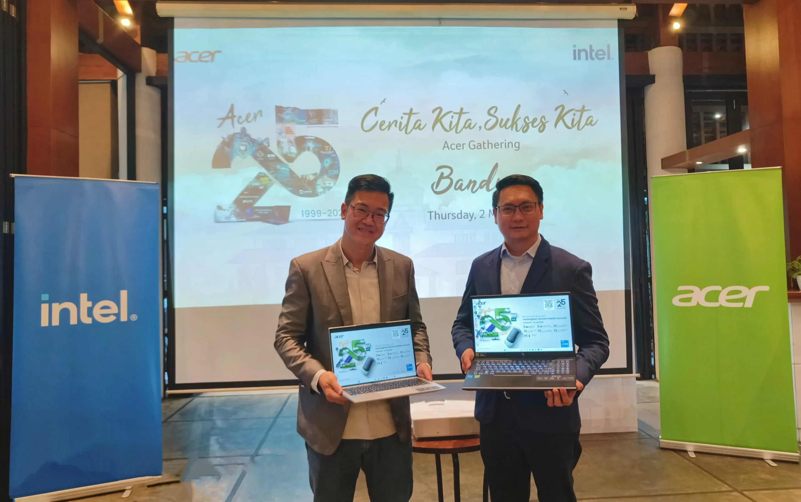 Andreas Lesmana, Gaming Product Manager Acer Indonesia dan Nino Wirawan, General Manager Sales of Acer Indonesia_
