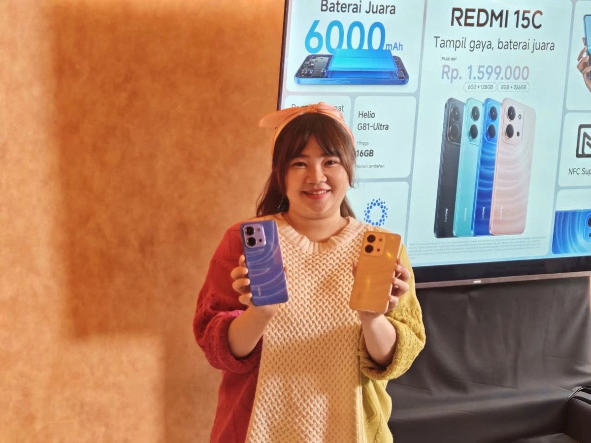 Falencia, PR Manager Xiaomi Indonesia dalam peluncuran Redmi 15C_