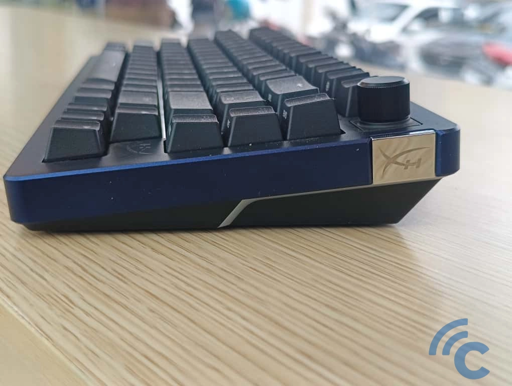 Badge di HyperX Alloy Rise 75